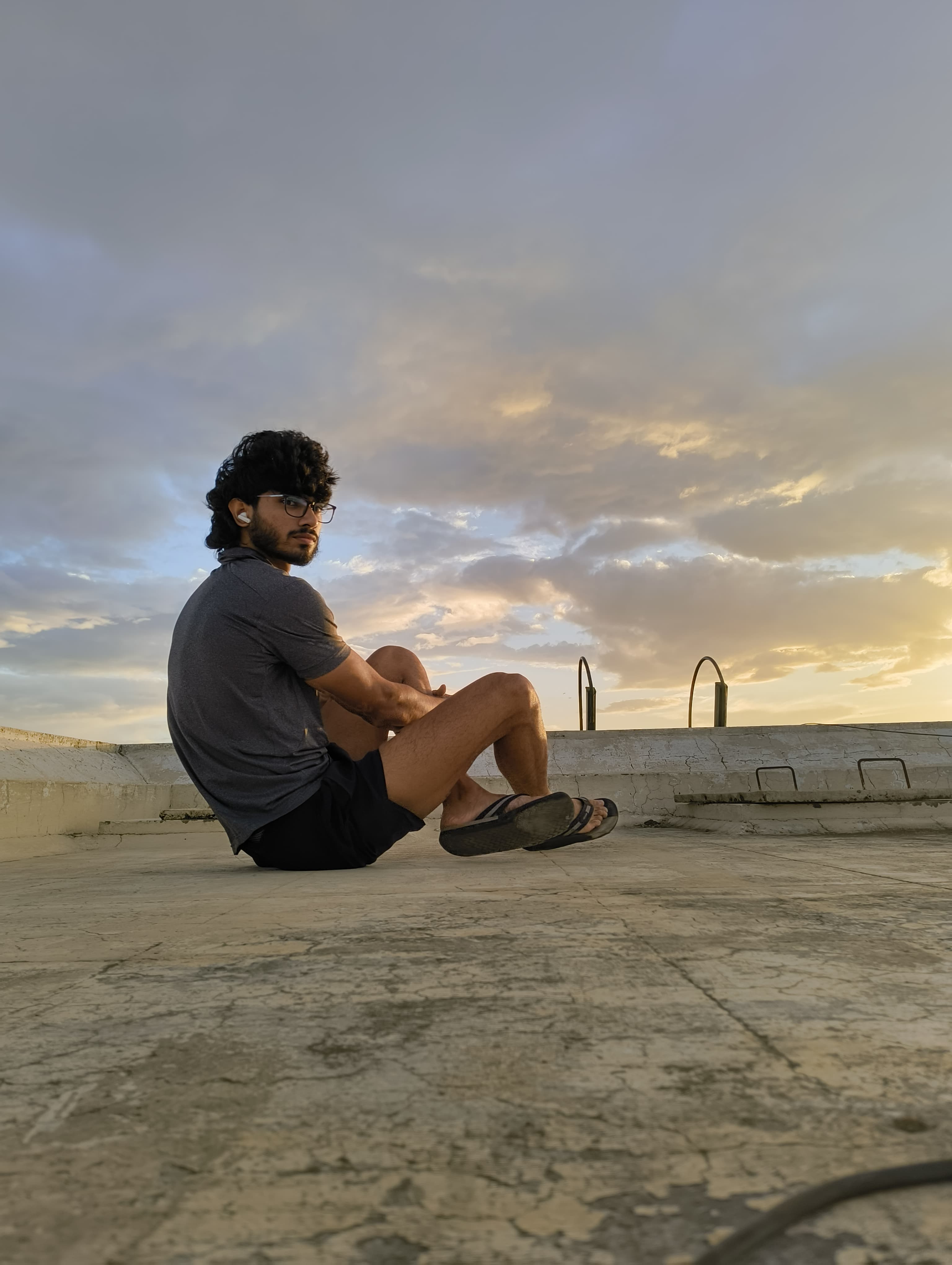 Thinker facet image